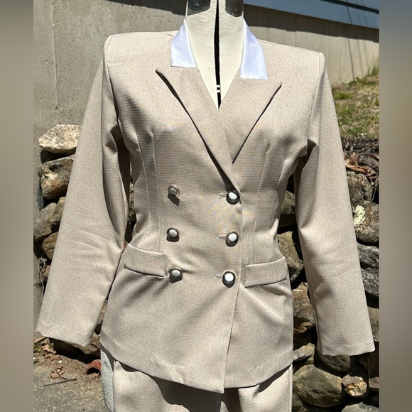 Victoria Ashley New York VTG two piece suit tan size 5/6 - Picture 2 of 14